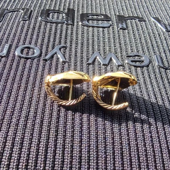 🎀💫18K Real Gold Clip-On Earrings💫🎀 - Picture 3 of 4